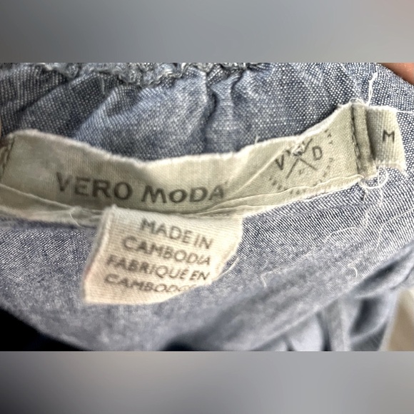 Vero Moda Off Shoulder Chambray Jumpsuit Size Medium - Picture 13 of 14